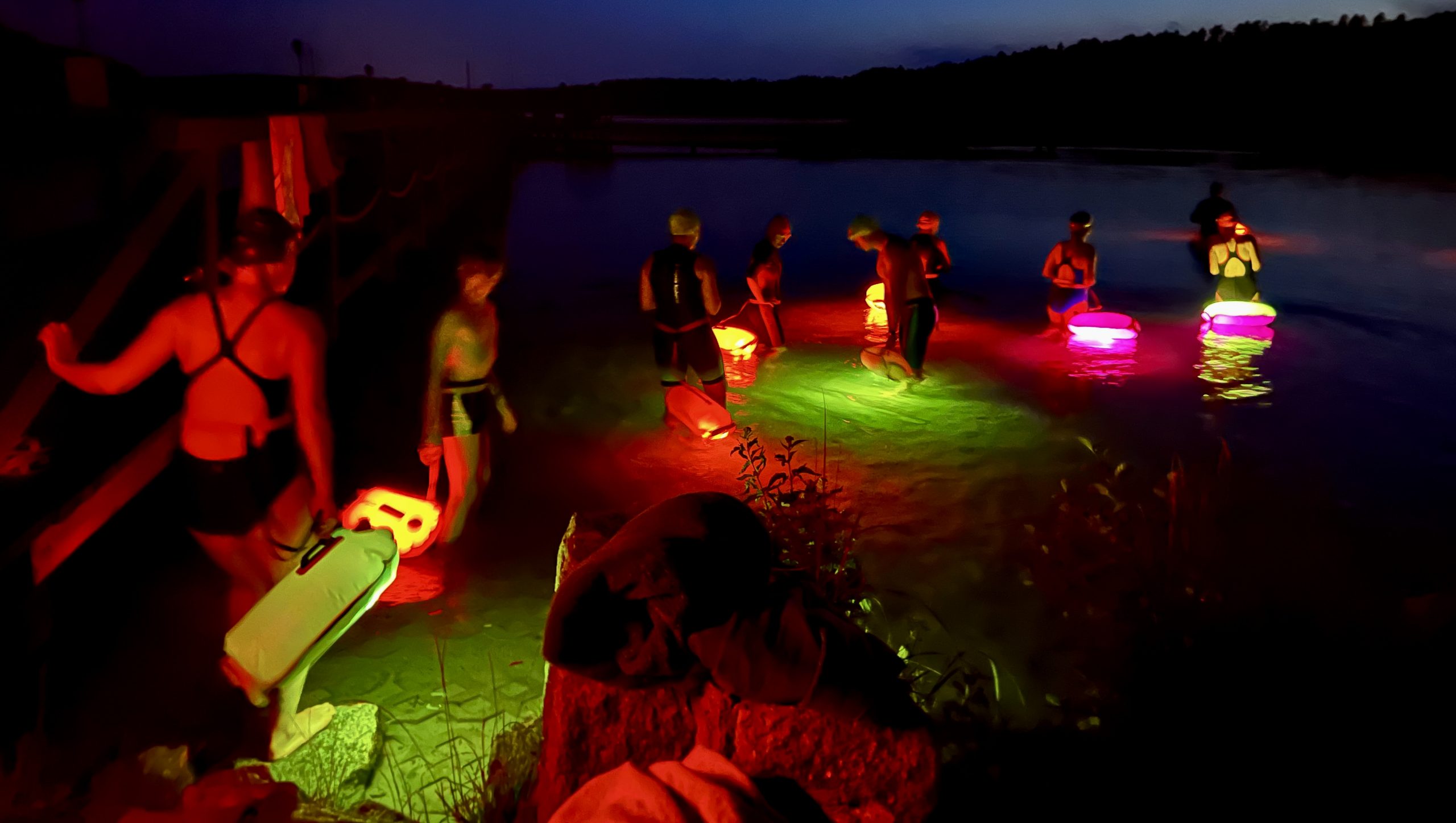 Nocne pływanie na obozie Open Water TI